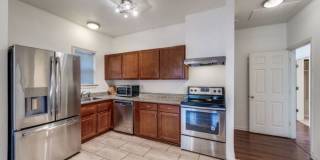 610 Viendo St Gallery 12