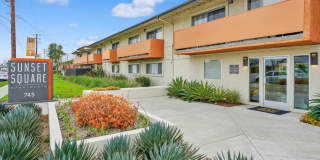 Sunset Square Gallery 2