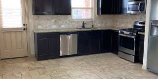 Beautiful Home with a Den Gallery 7