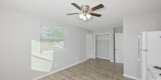 Pet-Friendly Largo Studio | Clean, Modern & Convenient Location! Gallery 11