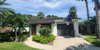 Charming 2 Bed 1 1/2 Bath Beachside Home Gallery 1