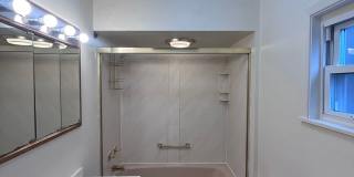 2 Bedroom Home with bonus room ! Gallery 14