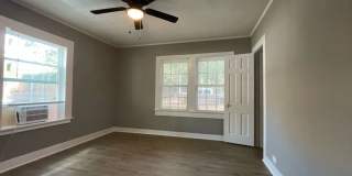 216 E Division - Pilot Point Gallery 11