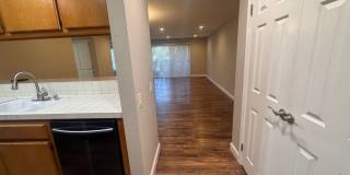 Spacious 2 Bed / 2 Bath Long Beach Condo Near Traffic Circle, CSULB & Belmont Heights Gallery 4