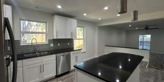 AVAILABLE: Updated 4 BR / 2 BA in Prime South Austin Location Gallery 13