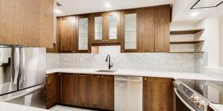 5707 BREWER HOUSE Circle unit: T-2 Gallery 12