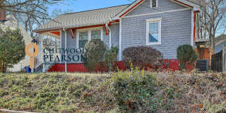 Character-Filled 3BR Home Near Grant Park  Summerhill Gallery 1