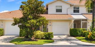 ** BRIARWOOD ** 3 BED / 2.5 BATH - GARAGE - CENTRAL NAPLES - TURNKEY - SEASONAL OR SHORT TERM Gallery 1