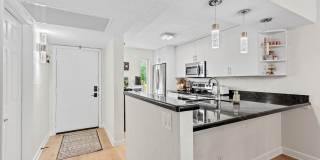 21 ROYAL PALM Way Gallery 3