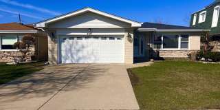 4716 N Thatcher Avenue Gallery 1