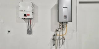 6746 N Glasner Gallery 50