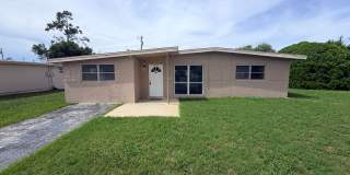 2 Bed/ 1.5 Bath Home with Bonus Room 2 Bed/ 1.5 Bath Home with Bonus Room Gallery 1