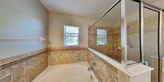 1845 Holton Road Gallery 12