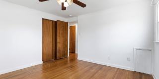 411 CHAPEL AVE E Gallery 20