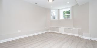 1840 N Saint Louis Avenue Gallery 17