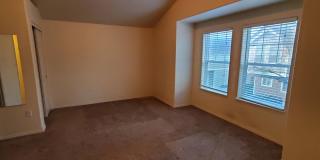 Great Location! 2 Bed 2 Bath Townhouse Style Condo! Open Concept! Laminate Floors Throughout Main! Gallery 12