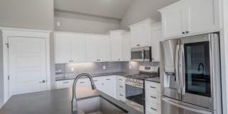 Prime Location! New build, 4 bed/ 2 bath! Gallery 7