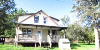 Home in the Country with Laundry Connections! Gallery 1
