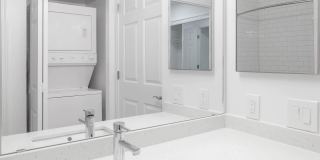 1800 Oak Apartments Gallery 100