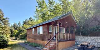 Short or long-term Furnished Cabin with A MOVE IN SPECIAL! Gallery 1