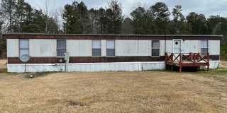 2 BDRM 1.5 BA SINGLEWIDE MOBILE HOME IN PARK LOCATED IN ROBBINS Gallery 1