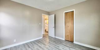 Newly Updated 2 Bed Ranch with Private Backyard Gallery 10