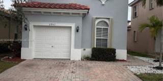 3951 NE 13th Dr Gallery 1