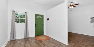 Charming 1BR ADU Near Uptown Charlotte Gallery 3