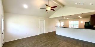 AVAILABLE NOW!!! Lake Life Meets Modern Comfort in Kingsland! Gallery 5