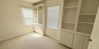 Charming 3BR Home with Modern Kitchen, Versatile Loft, & Private Backyard Gallery 11