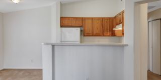 Adorable 2 Bedroom Condo Gallery 7