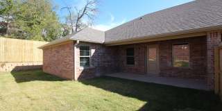 Beautiful 3 Bedroom 2 Bathroom Townhouse in South Tyler! Now offering 1/2 off first full month rent free! Gallery 23