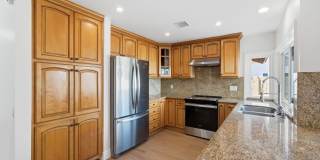 Beautifully Updated Huntington Beach 3 Bedroom / 2 Bathroom Home Gallery 8