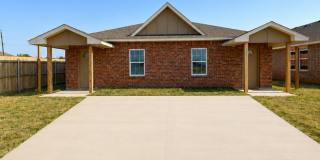 Beautiful 3-Bedroom Duplex with Modern Finishes | Lawton, OK Beautiful 3-Bedroom Duplex with Modern Finishes | Lawton, OK Gallery 1