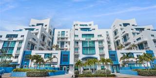 7600 Collins Avenue Gallery 22