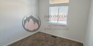 Modern West Salem Home: Central AC, 2-Car Garage & Washer/Dryer Gallery 6