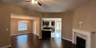 AVAILABLE NOW IN SOUTHAVEN! Spacious 4BR Home with Bonus Room & Fenced Yard Gallery 4