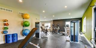 Woodland Hills Gallery 16