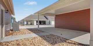 Hawthorne Grove Gallery 33