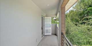 2587 TEMPLE Street Gallery 22
