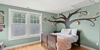Spacious Kent Home | 6 Bed | 4 Bath | 4,000 Sf | Front Porch + Backyard | Detached 4-Car Garage Gallery 37