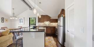 261 S Limestone Gallery 35