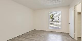 Rise Lakeside Gallery 75