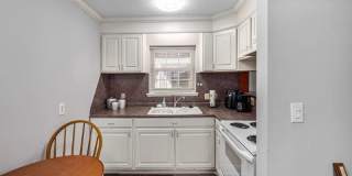 640 Cornell Street Gallery 16