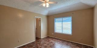 HUGE RENT REDUCTION & AVAILABLE NOW! Gallery 15