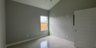 408 Sparrow Road Gallery 7