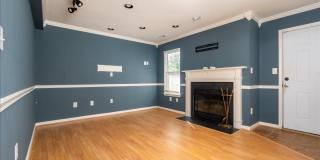 2209 COMMISSARY Circle Gallery 27