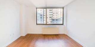 300 East 39th Gallery 19