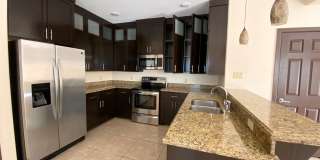 1205 E Daffodil Ave Gallery 1