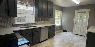Completely remodeled 3-bedroom 2 full bathroom on over an acre lot Gallery 4